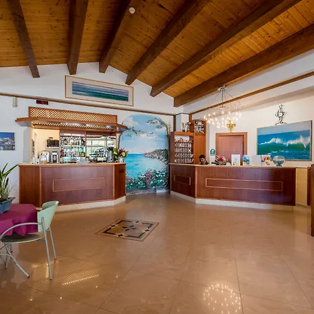 A Mare بيسْكيتْشّي